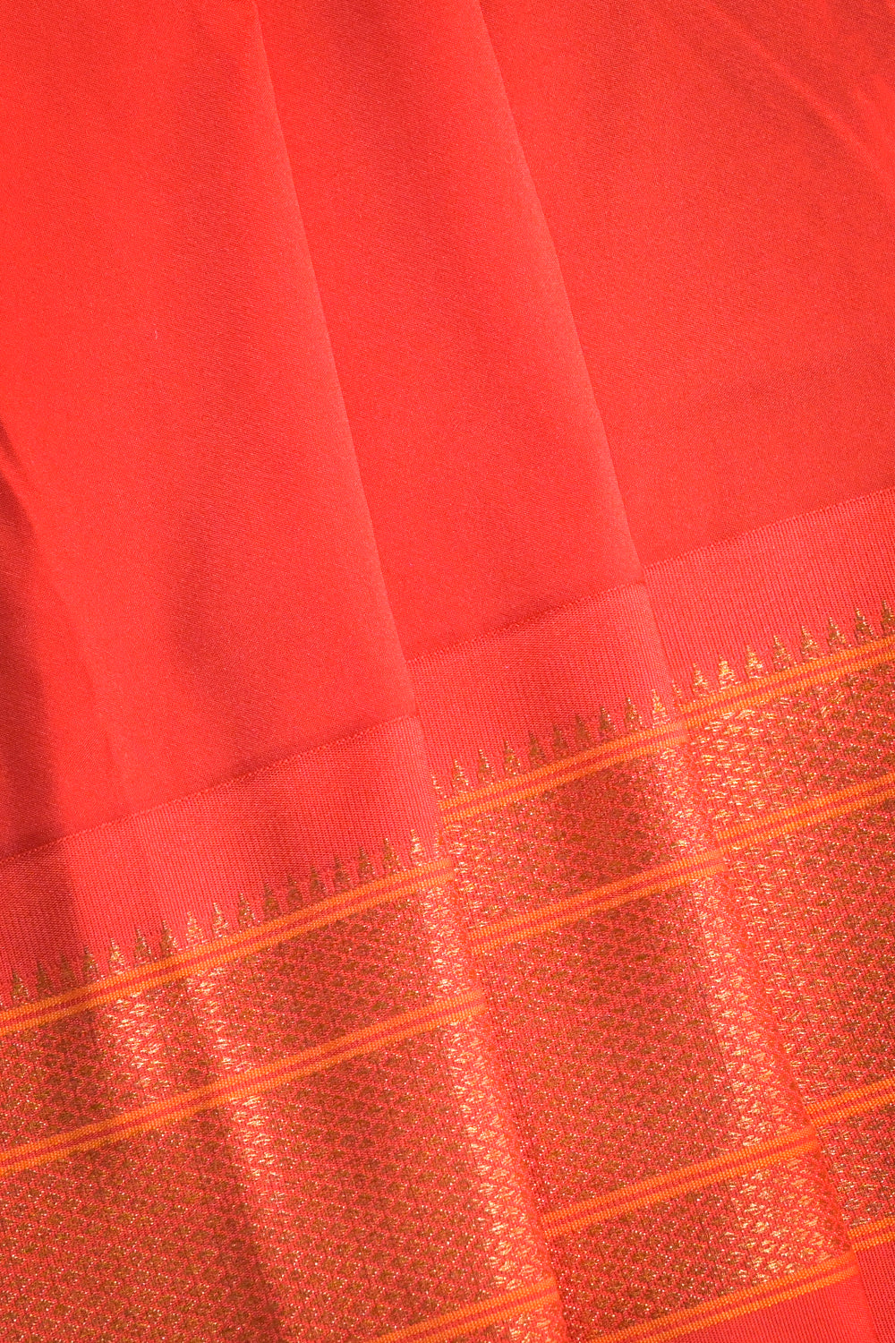 Semi Silk Woven Contrast Paithani