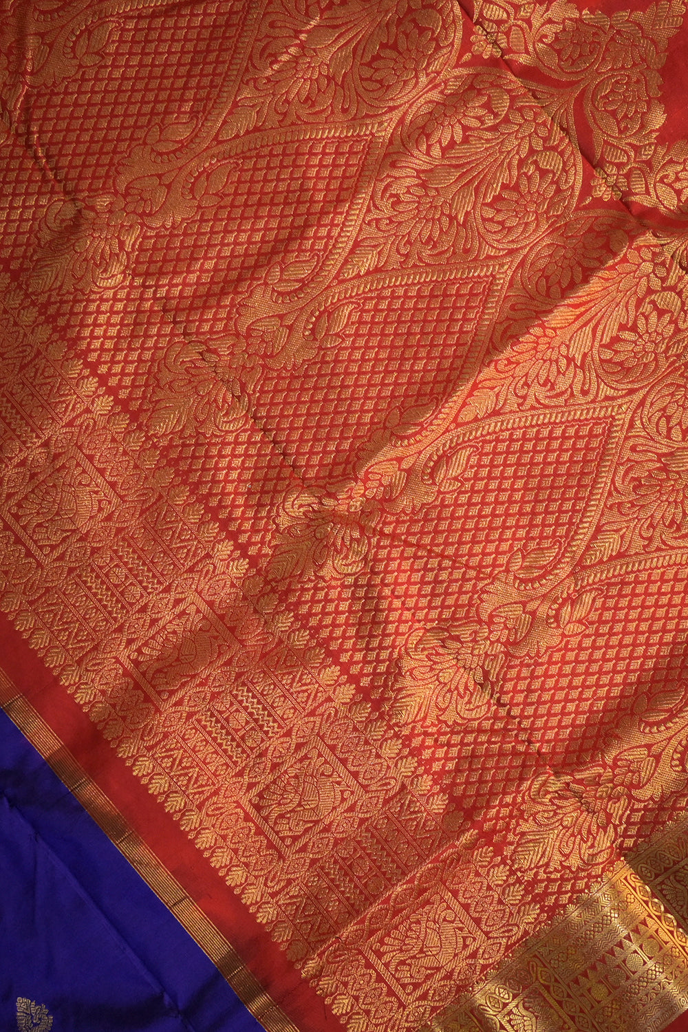9yard Handwoven Kanjivaram Silk With Red Contrast
