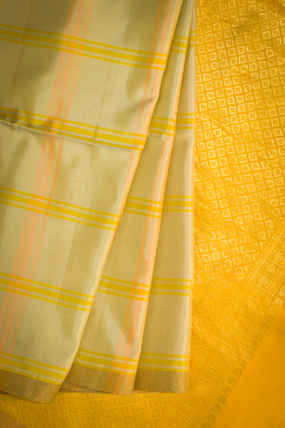 Soft Silk Woven Chex Pattern