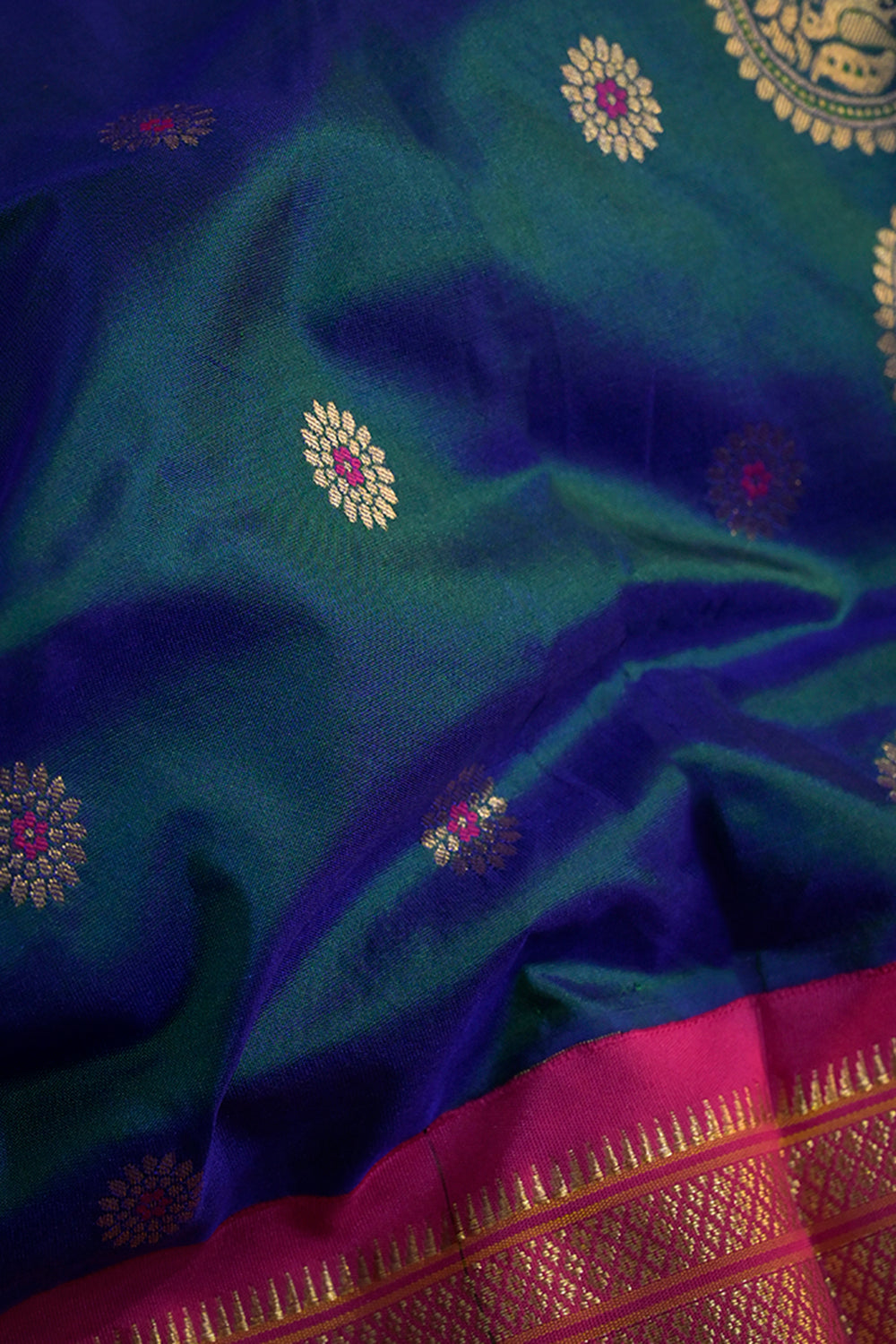 9yard Handwoven Pure Paithani With Chakra Meena Buttis And Pink Contrast