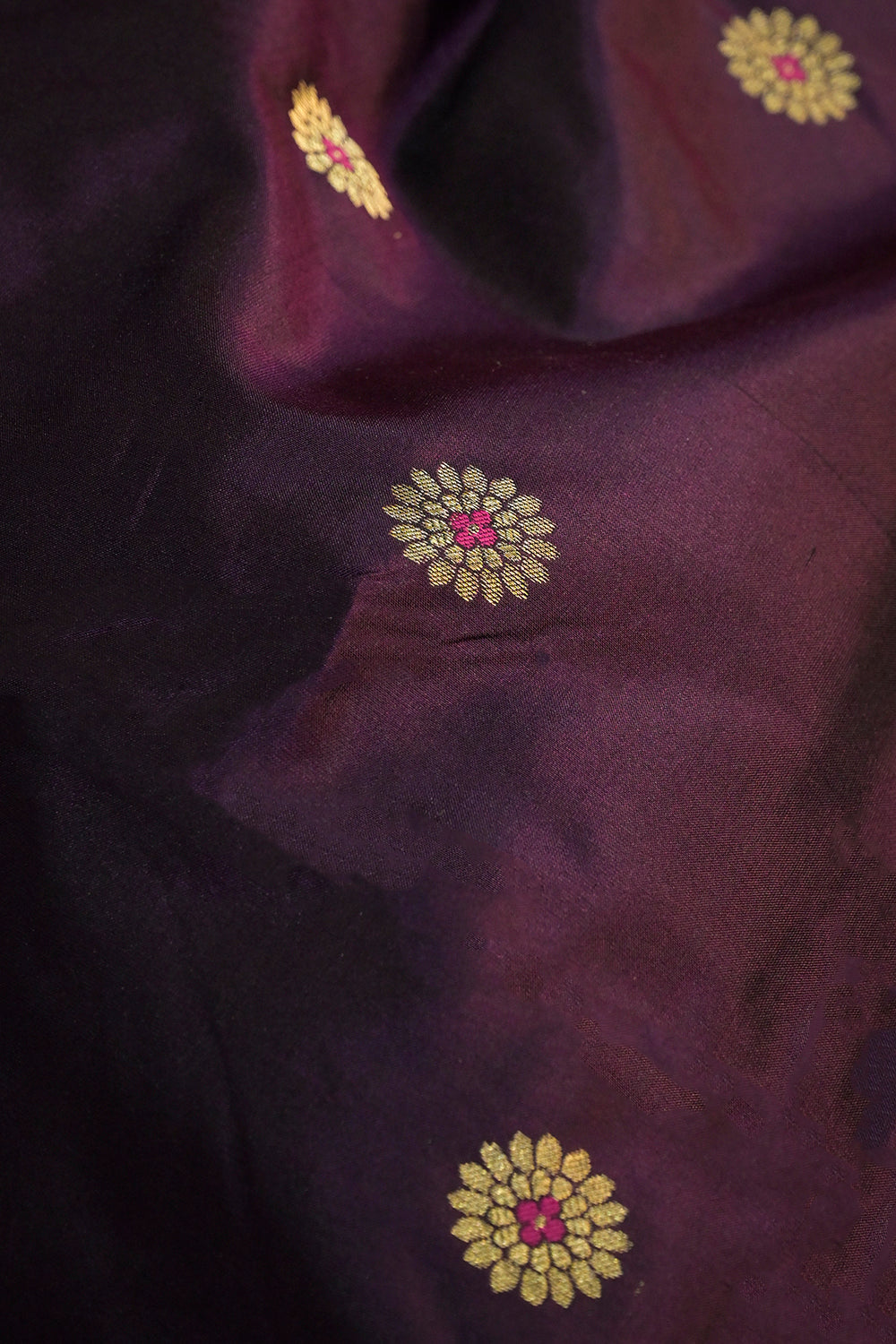 9yard Handwoven Pure Paithani With Chakra Meena Buttis And Pink Contrast
