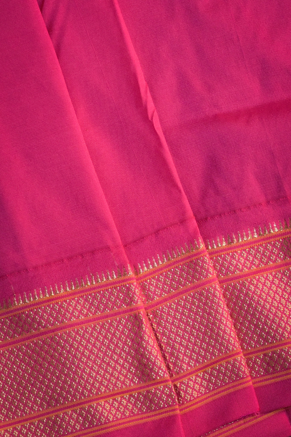 9yard Handwoven Pure Paithani With Chakra Meena Buttis And Pink Contrast