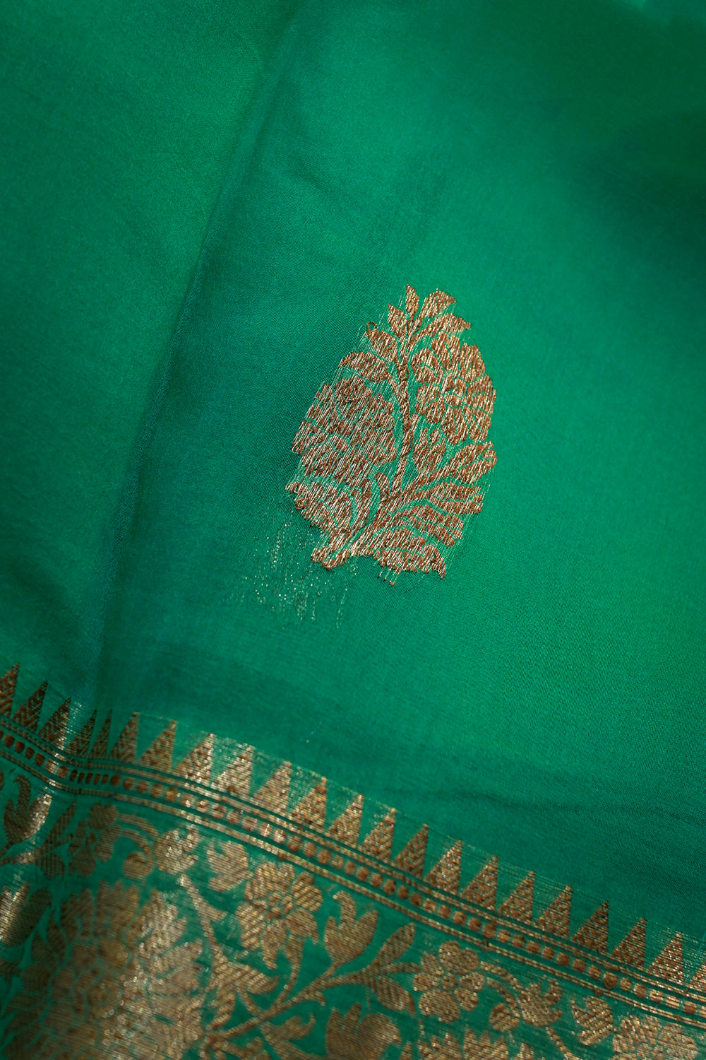 Organza Woven Antique Jari Motifs With Self Matching