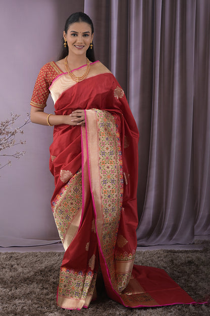 Banarasi Woven Gold Jari