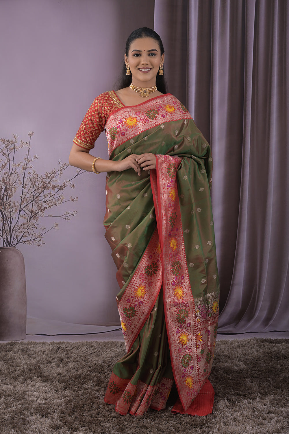 Banarasi Woven Gold Jari