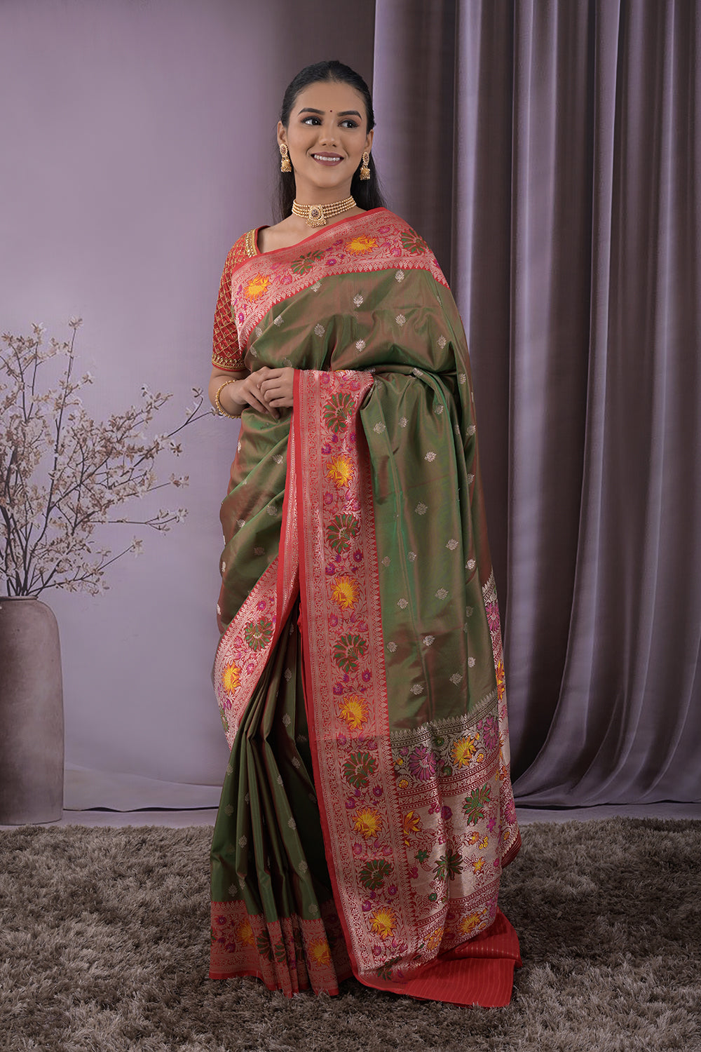 Banarasi Woven Gold Jari