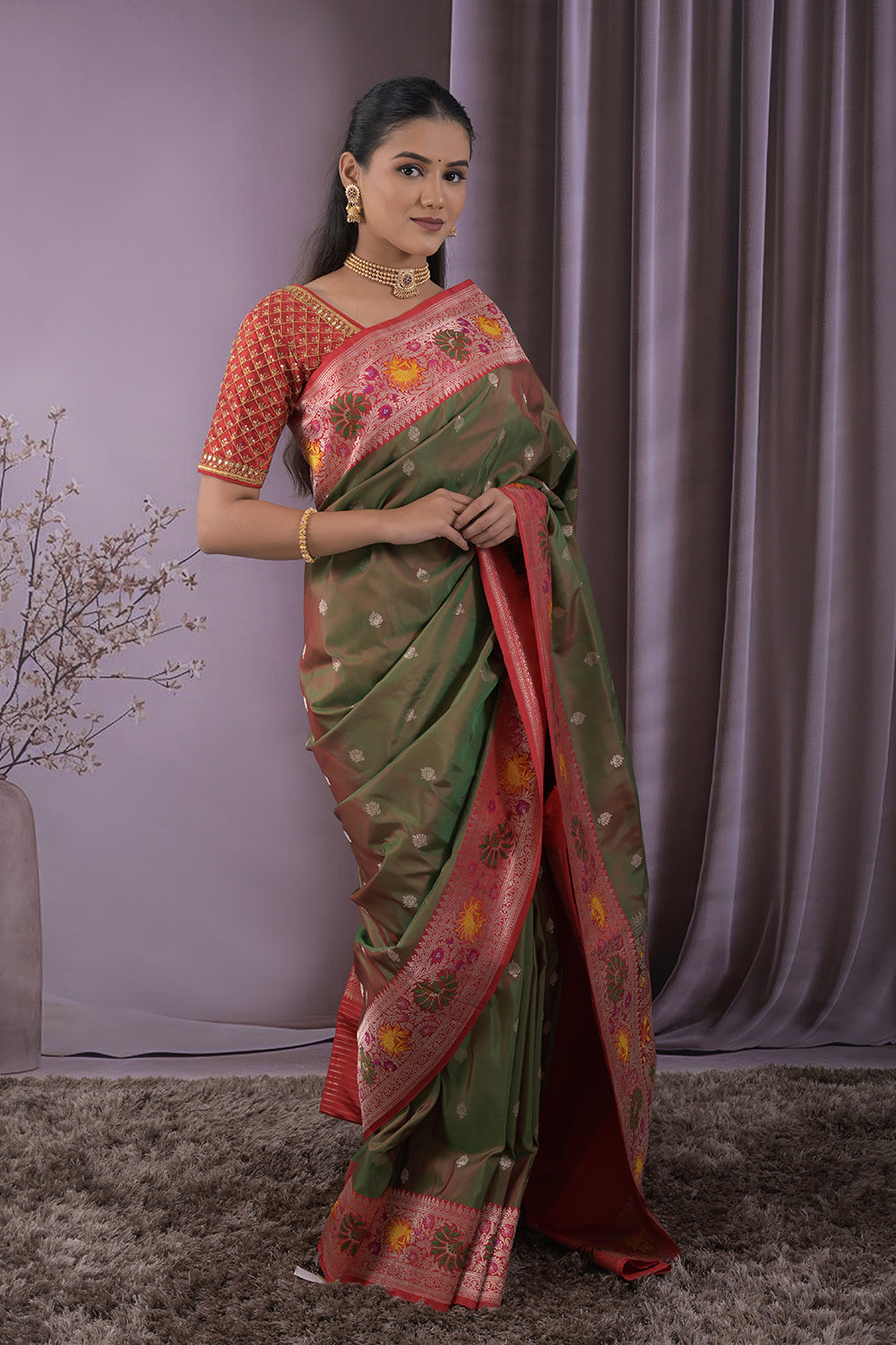 Banarasi Woven Gold Jari