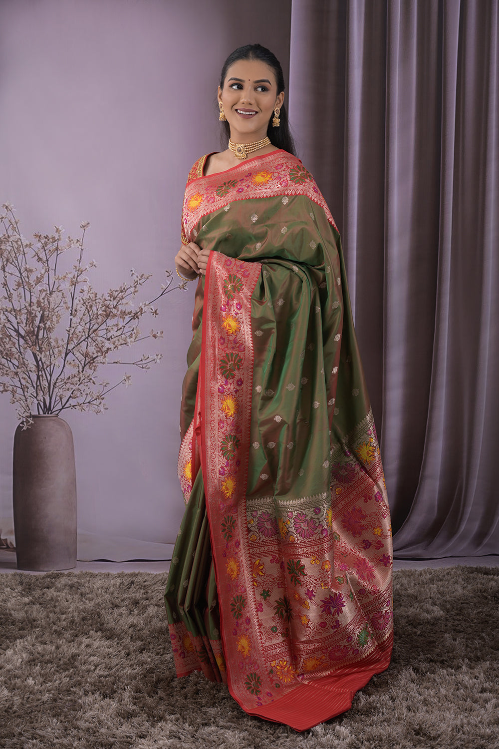 Banarasi Woven Gold Jari