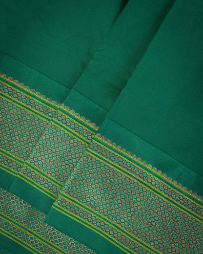 Cross Rani Silk Paithani Woven paithani with green contrast