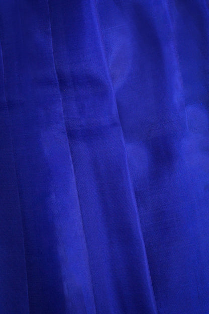 Soft Silk Borderless With Triple Leaves Motifs