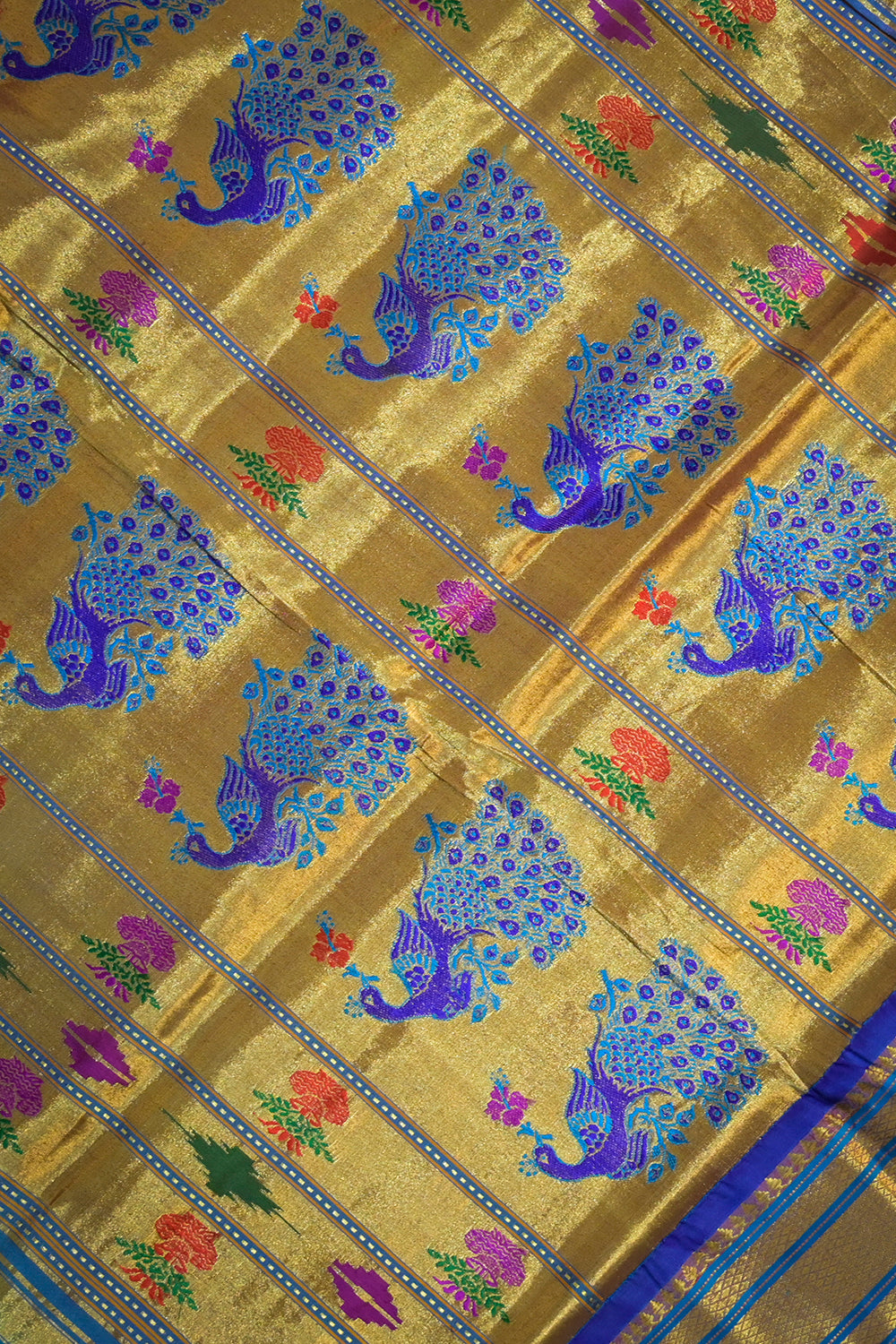 9yard Handwoven Pure Paithani With Peacock Jari Buttis