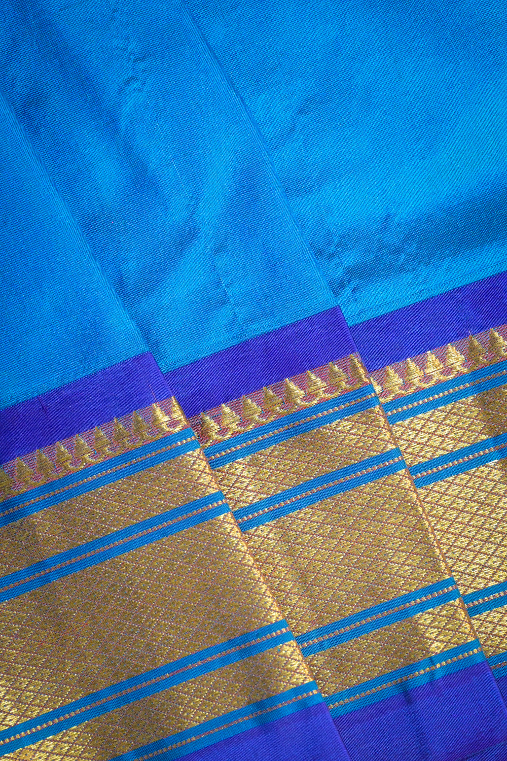 9yard Handwoven Pure Paithani With Peacock Jari Buttis