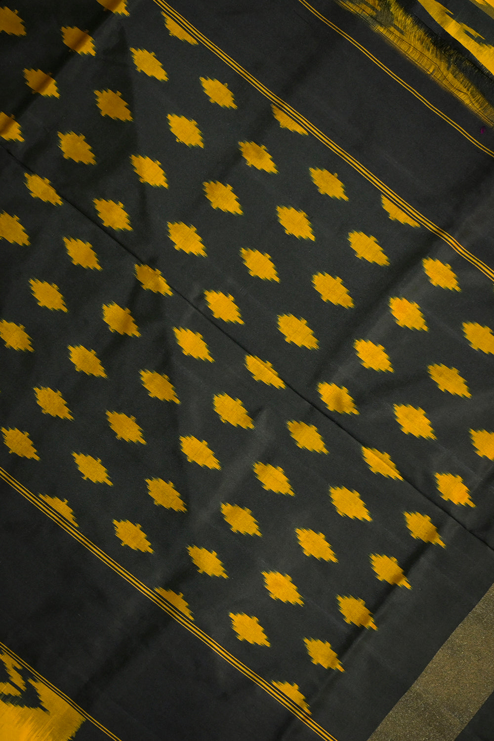 Ikkat Patola Tie And Dye Weave Black Contrast