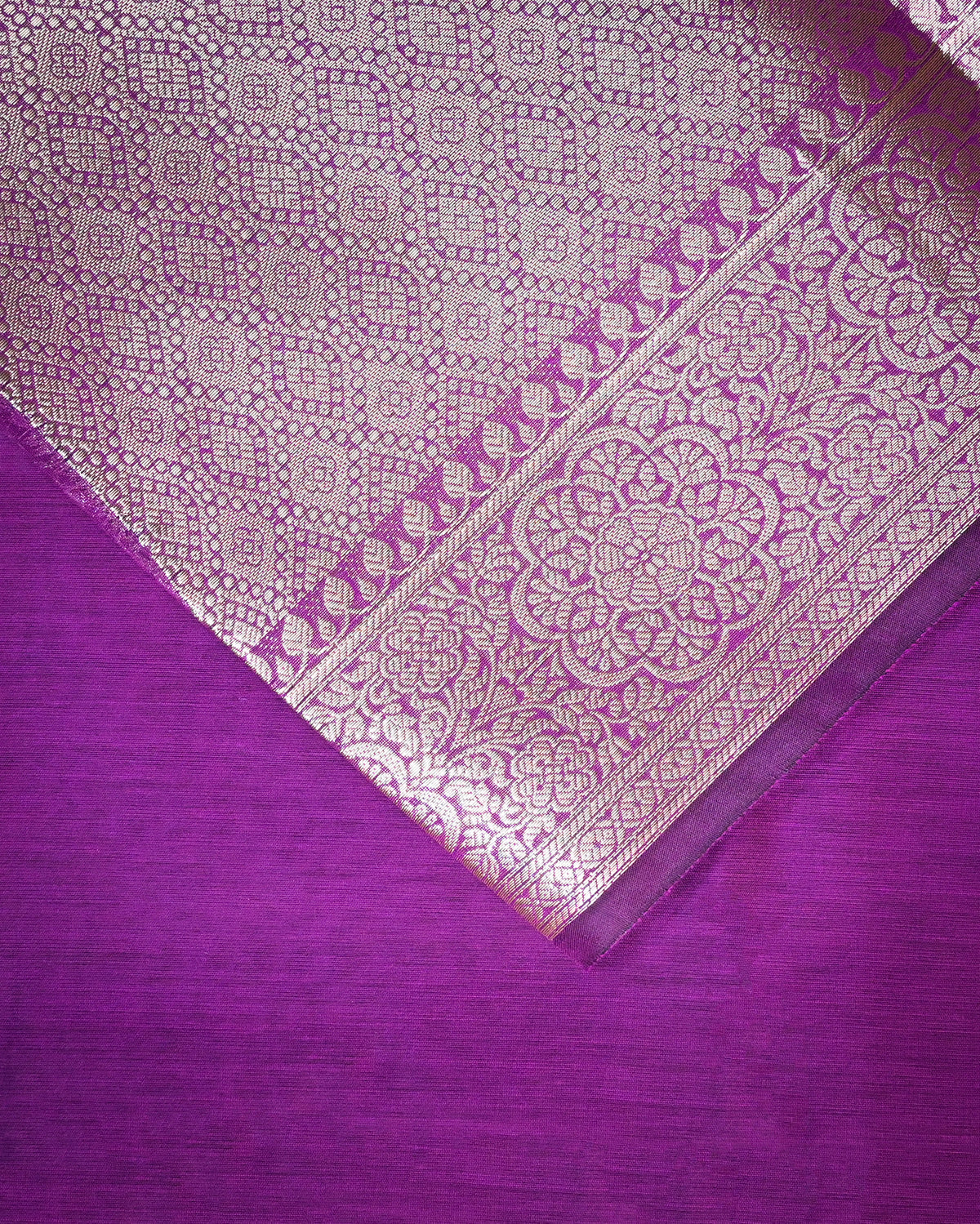 Purple Cotton/Linen Saree – Woven Plain Body with Rich Pallu