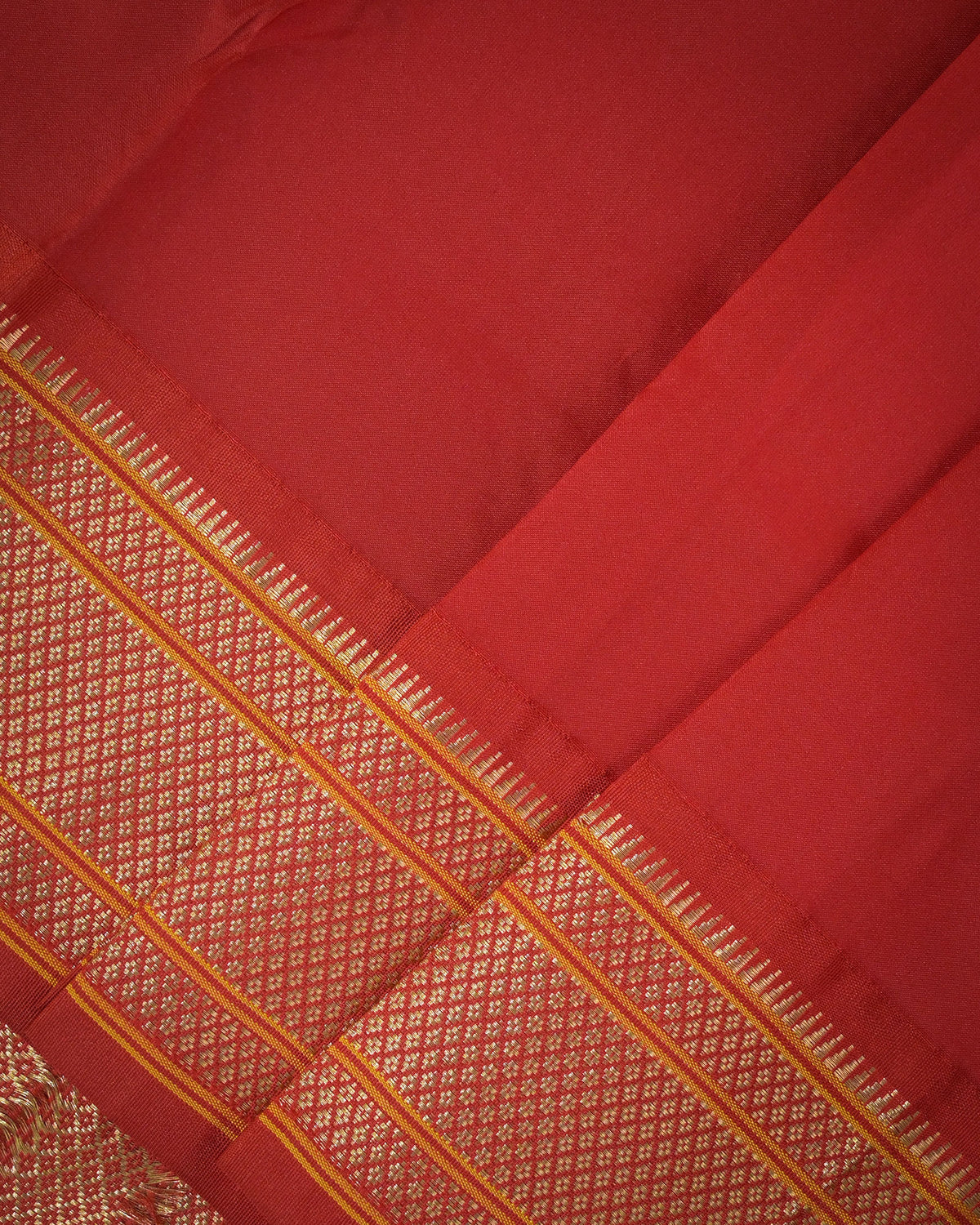 Bottle green Silk Paithani Woven paithani with red contrast