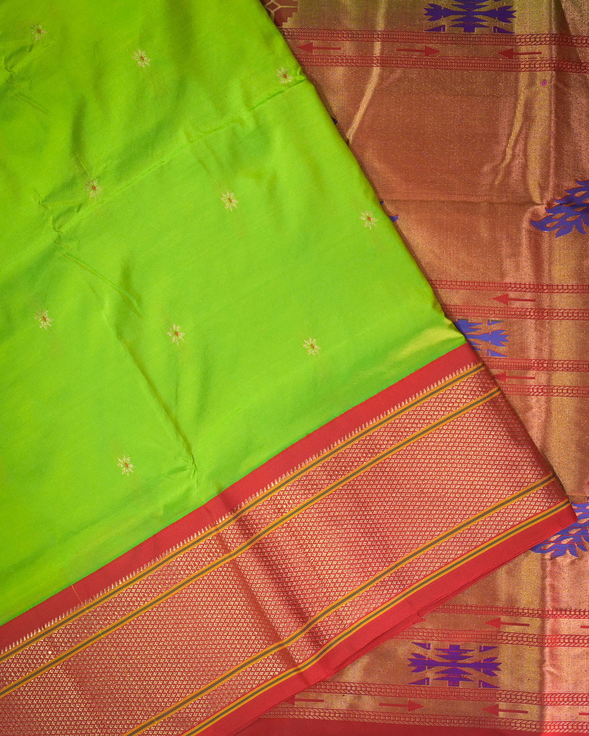 Parrot green Silk Paithanis Woven paithani with red contrast