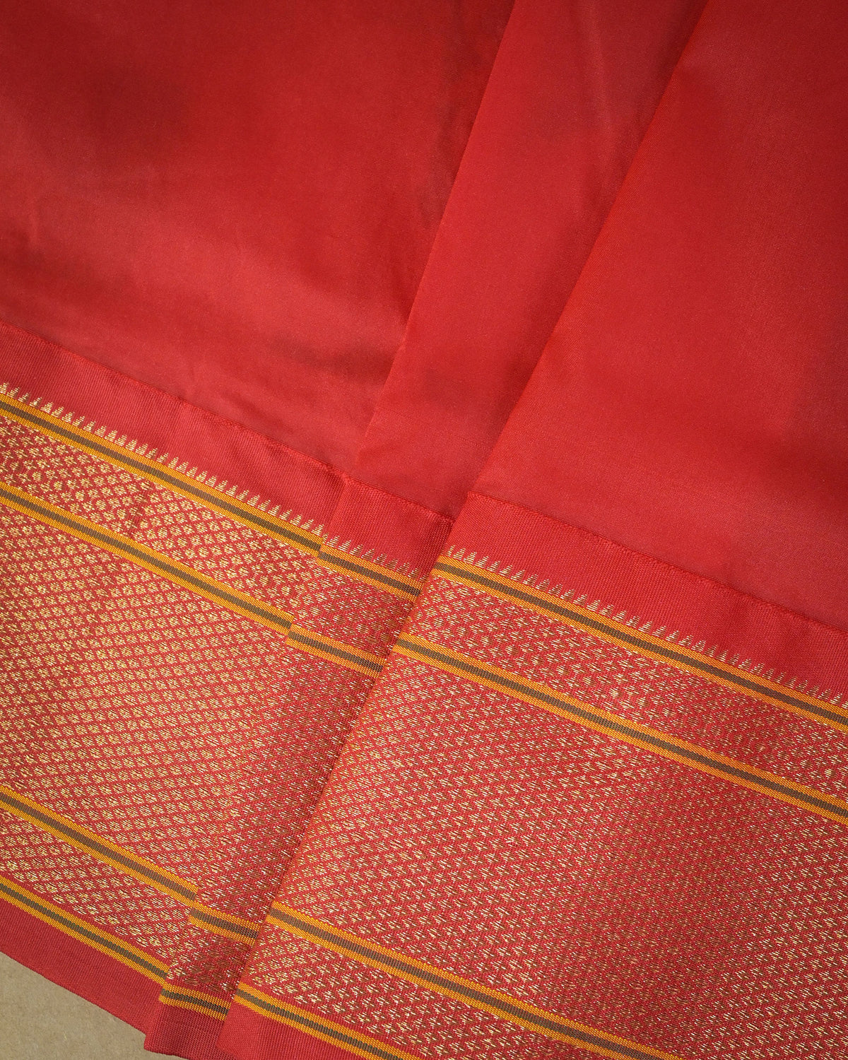 Parrot green Silk Paithanis Woven paithani with red contrast