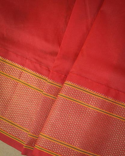 Parrot green Silk Paithanis Woven paithani with red contrast