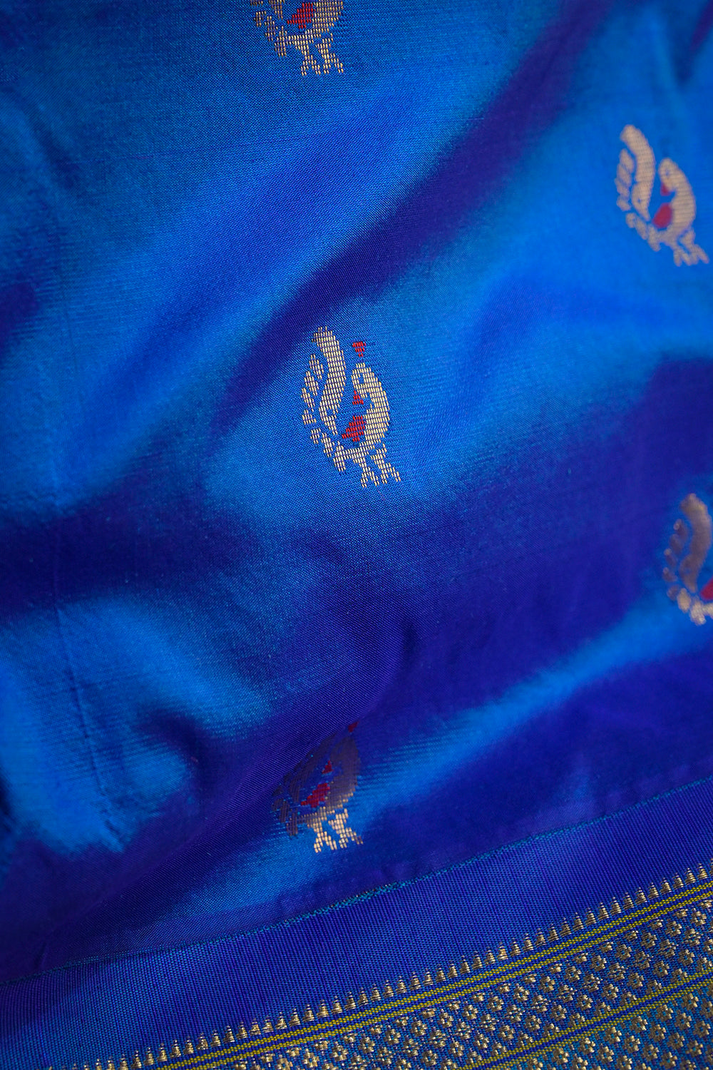 9yard Handwoven Pure Paithani With Peacock Meena Buttis
