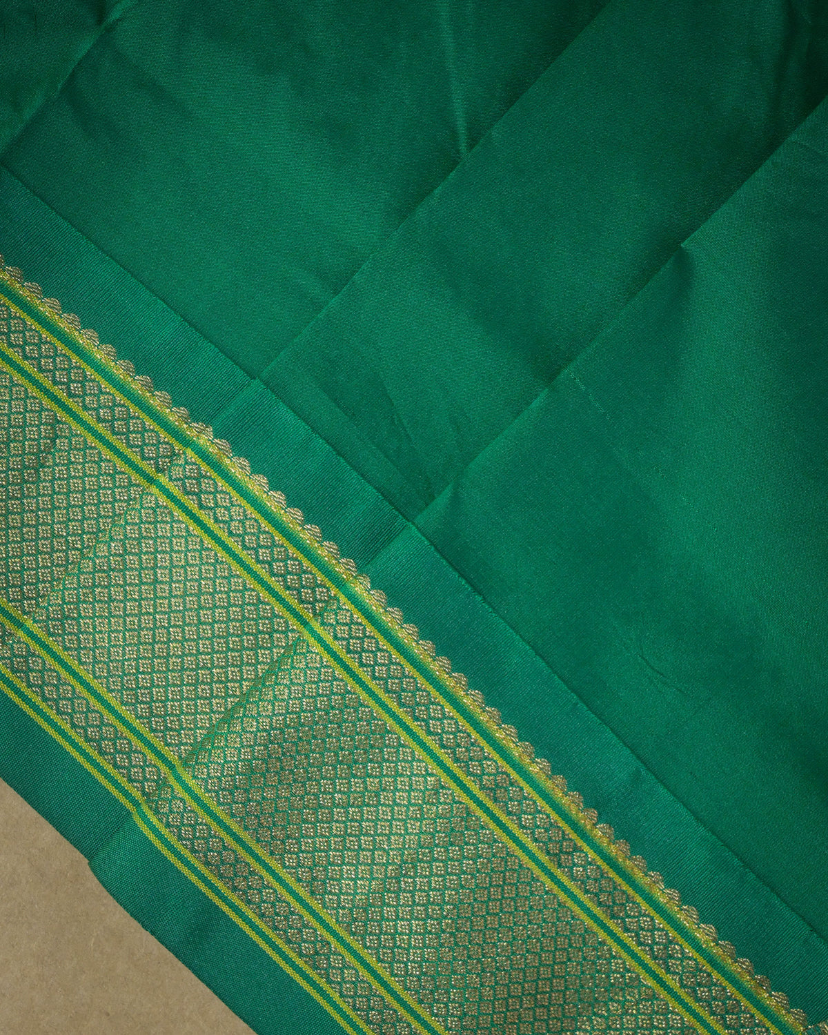 Lemon yellow Silk Paithani Woven paithani with green contrast