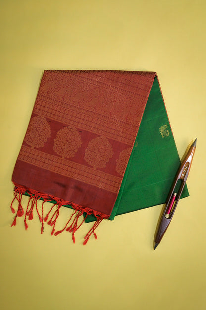 Soft Silk Woven Alternate Leaf And Peacock Jari Motifs