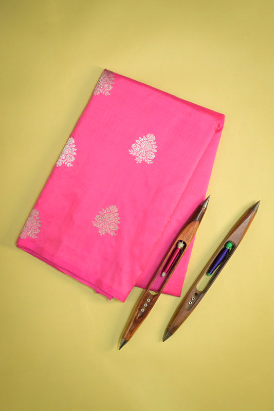 Soft Silk Borderless With Jari Leaf Motifs
