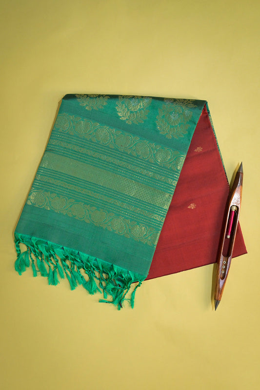 Soft Silk Borderless With Betel Leafs Jari Motifs With Green Contrast