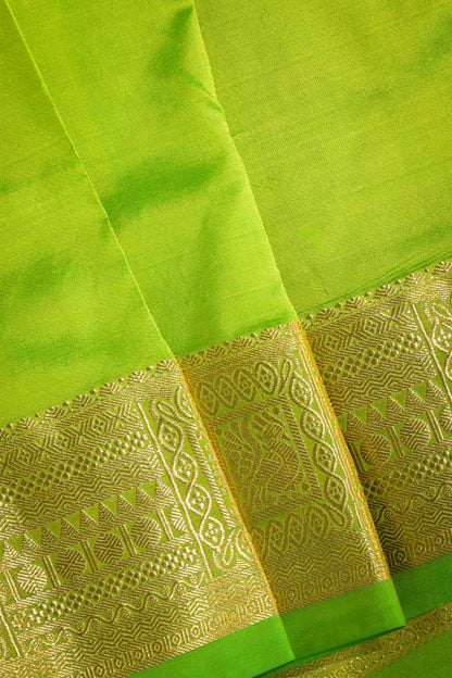 9yard Handwoven Kanjivaram Silk With Parrot Green Contrast