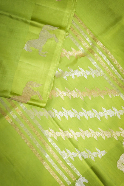 Banarasi Kadhwa Handwoven Border Buttis With Horse Design Border