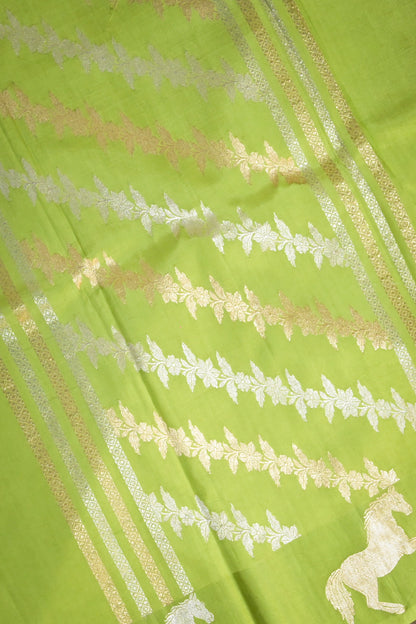 Banarasi Kadhwa Handwoven Border Buttis With Horse Design Border