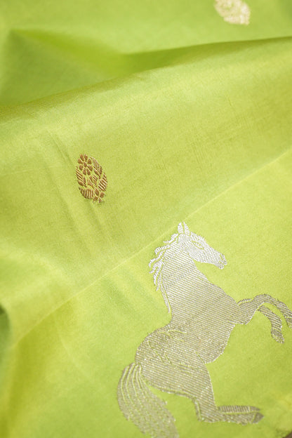 Banarasi Kadhwa Handwoven Border Buttis With Horse Design Border