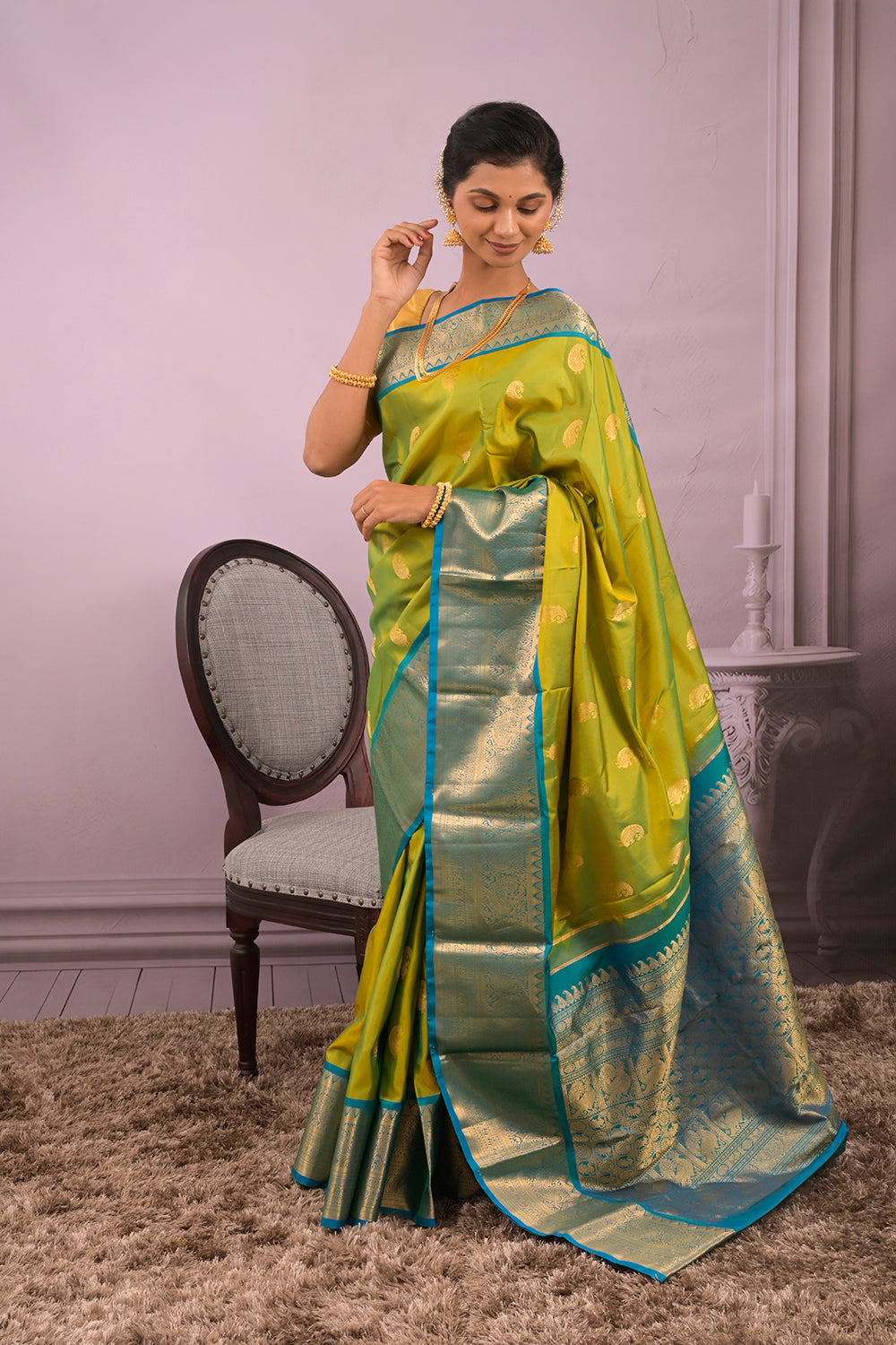 Kanjivaram Woven Gold Jari Motifs