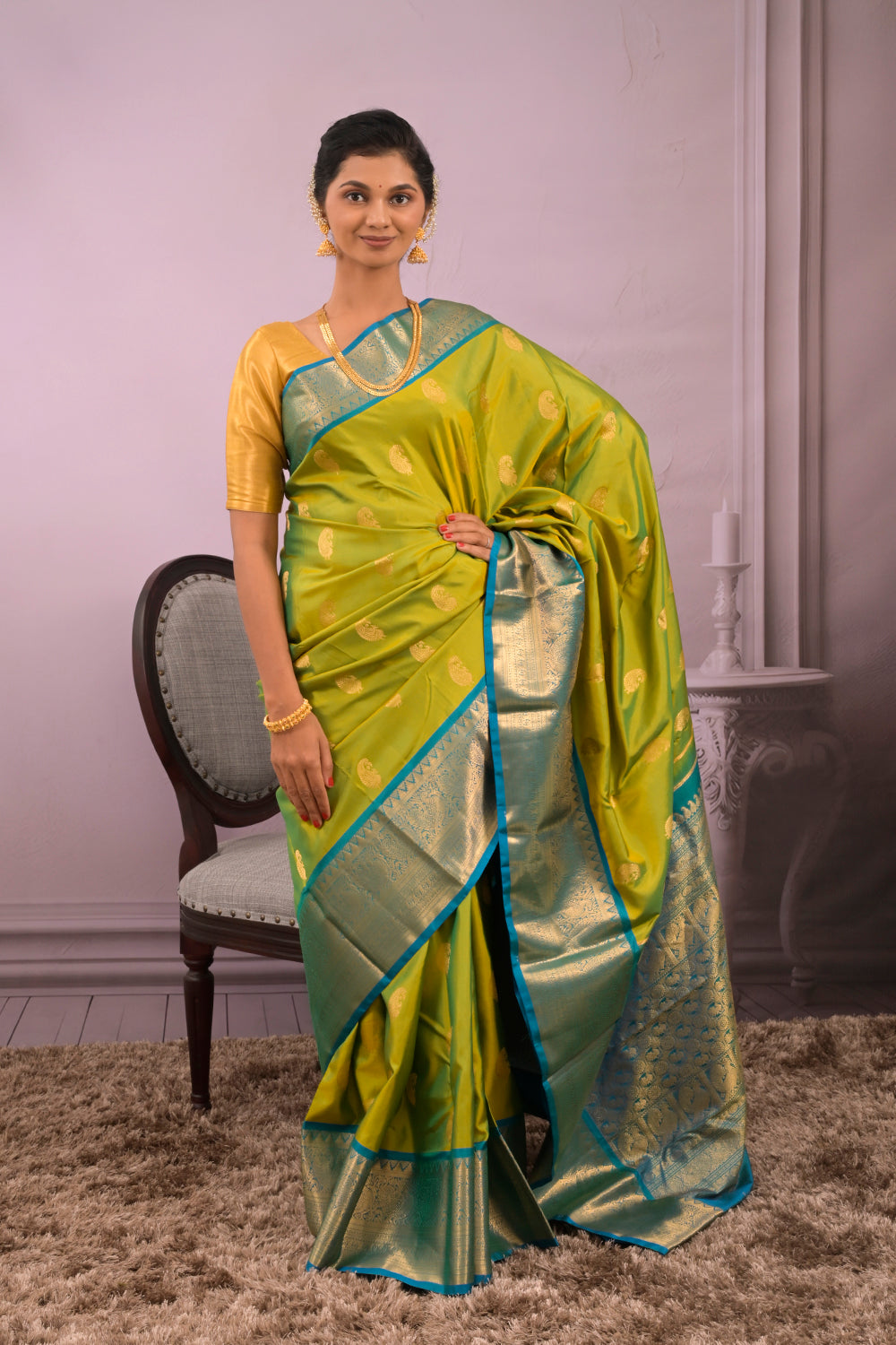 Kanjivaram Woven Gold Jari Motifs