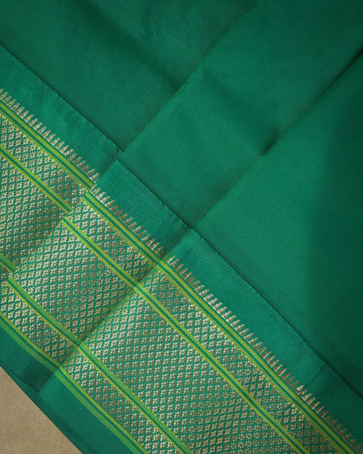 Cross Rani Silk Paithani Woven paithani with green contrast